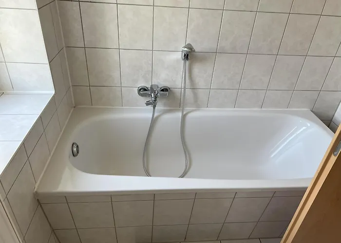 Monteurzimmer Und Bei Leuna, Halle, Leipzig Apartment *