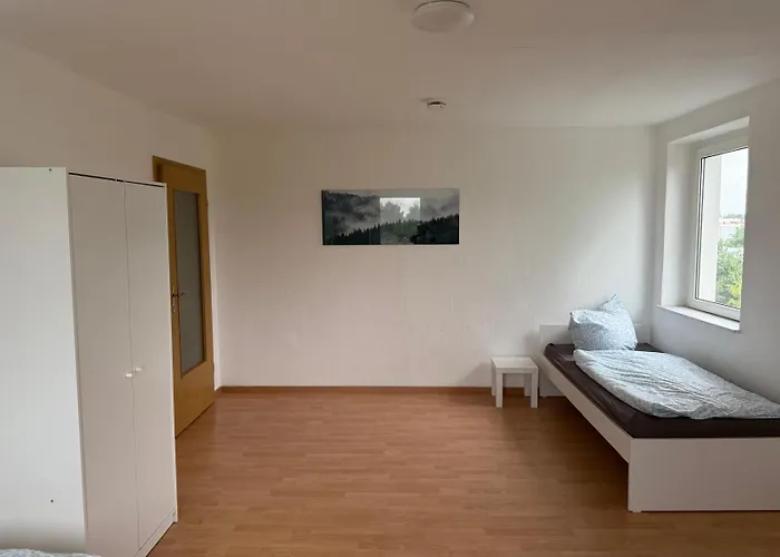 Monteurzimmer Und Bei Leuna, Halle, Leipzig Apartment *